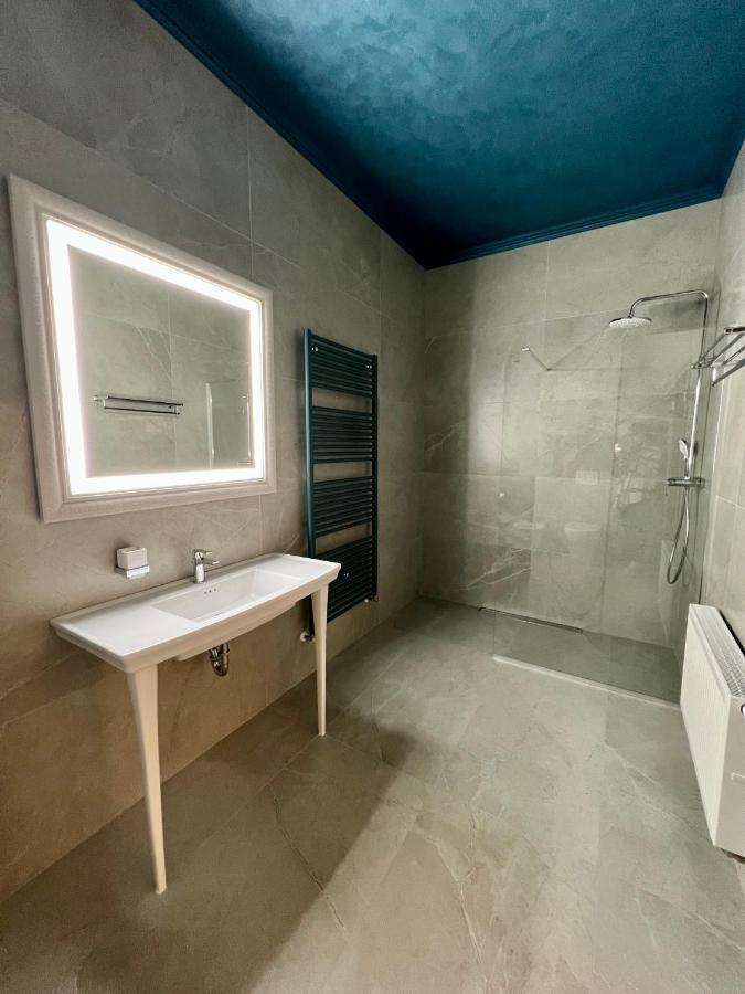 צ'יסינאו Richmond Hotel מראה חיצוני תמונה