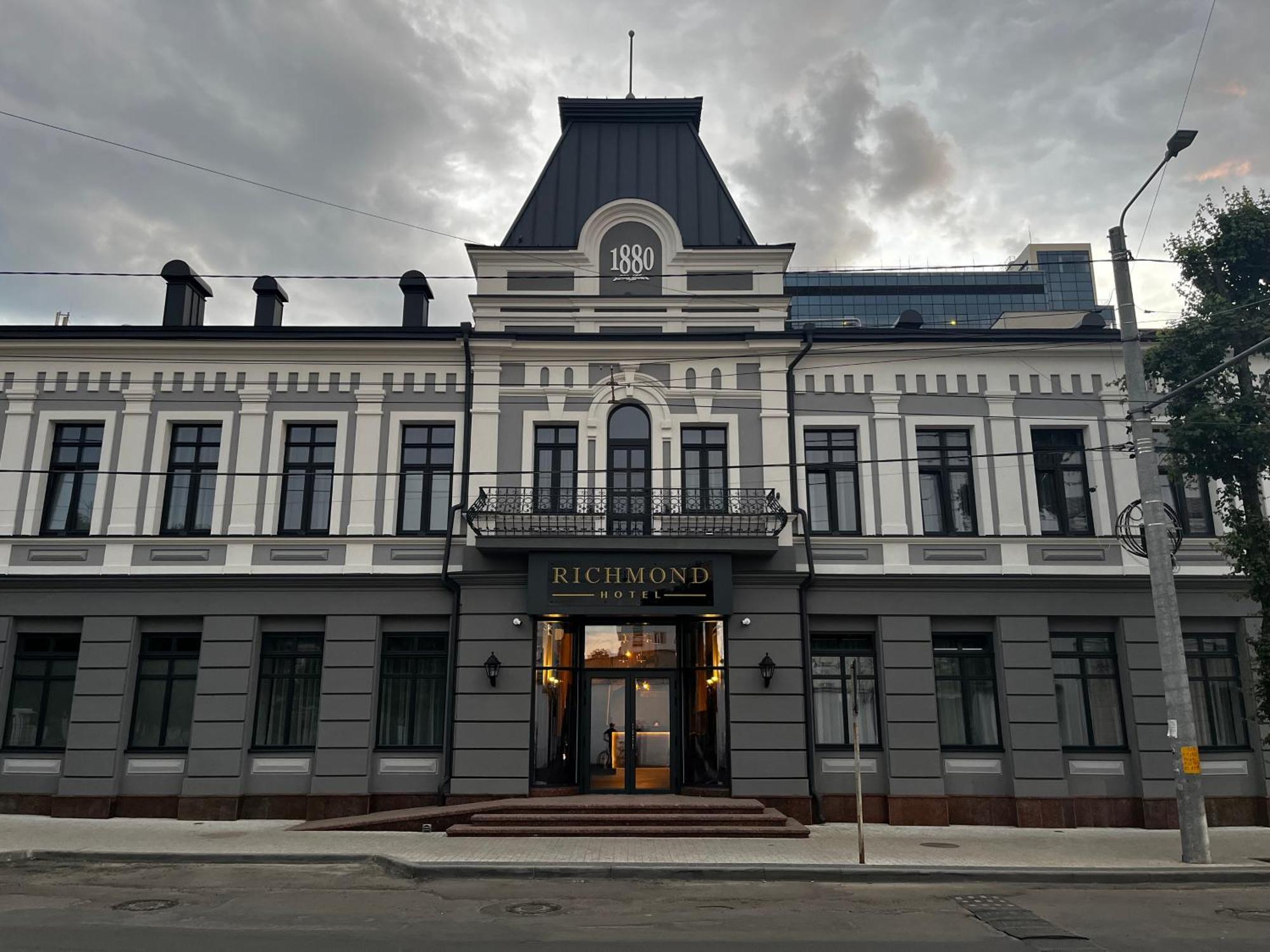 צ'יסינאו Richmond Hotel מראה חיצוני תמונה