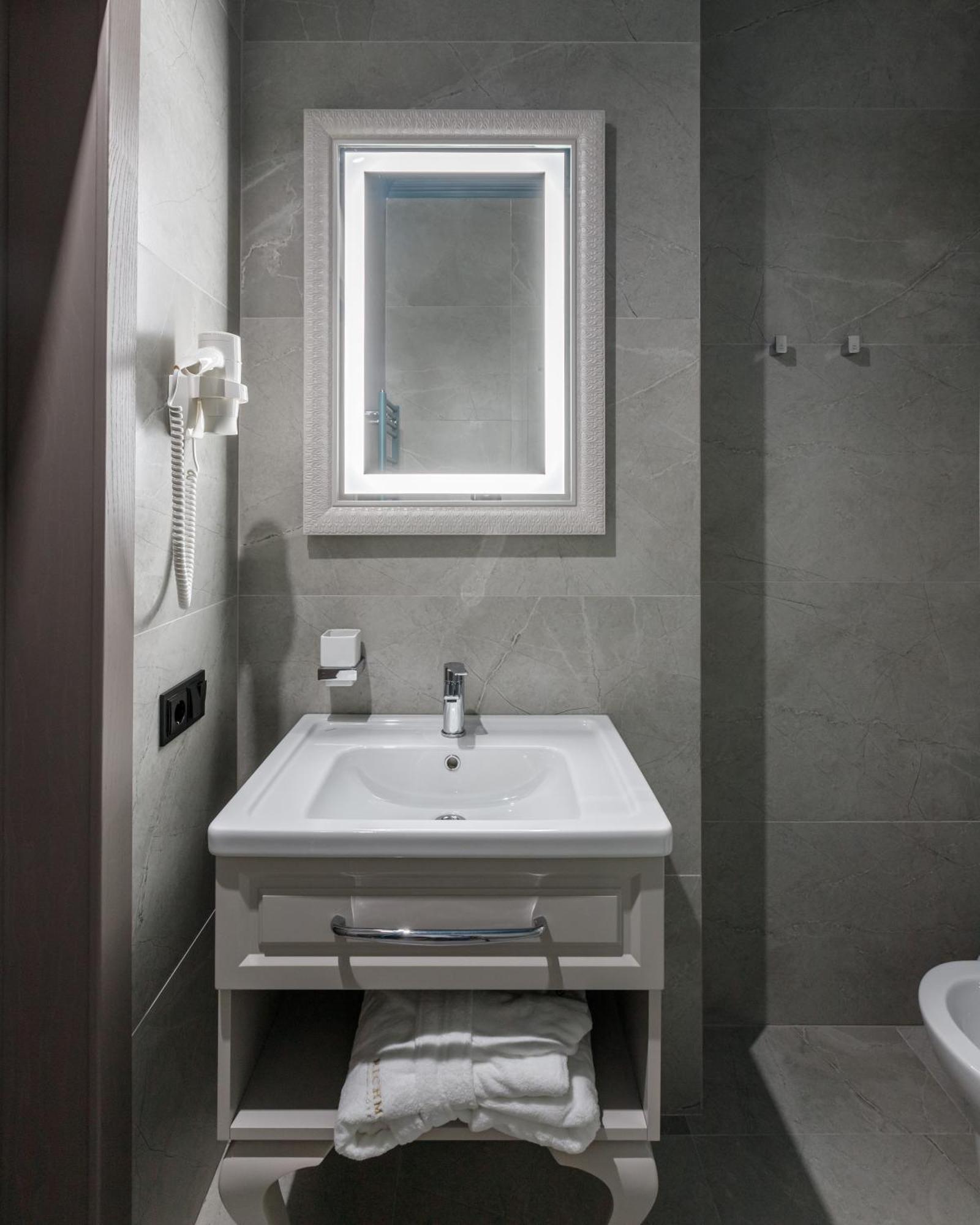 צ'יסינאו Richmond Hotel מראה חיצוני תמונה